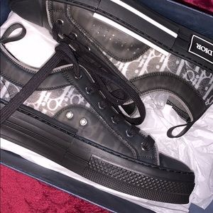 Dior sneakers brand new